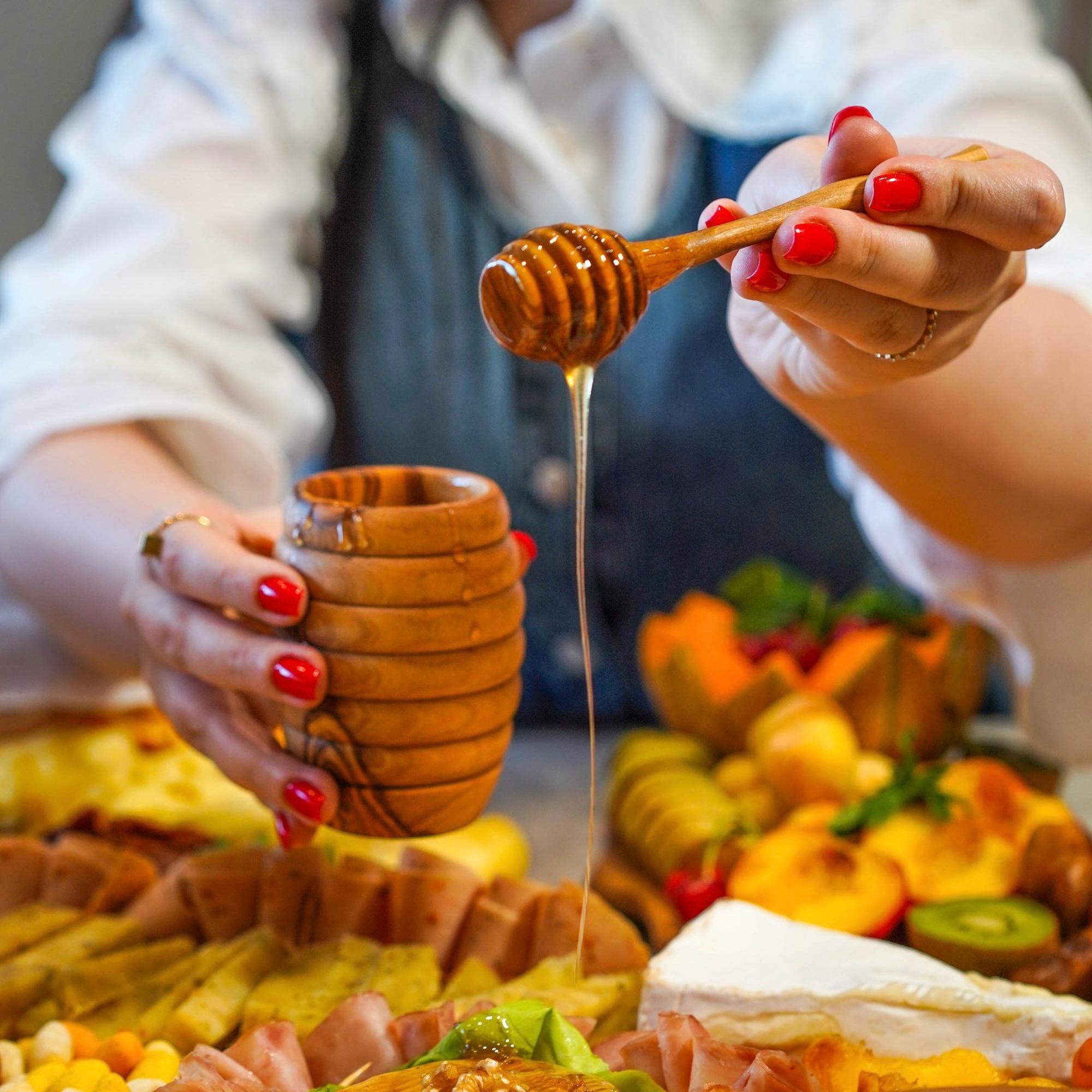 Olive Wood Honey Jar – Handcrafted Artisan Pot for Table and Home
