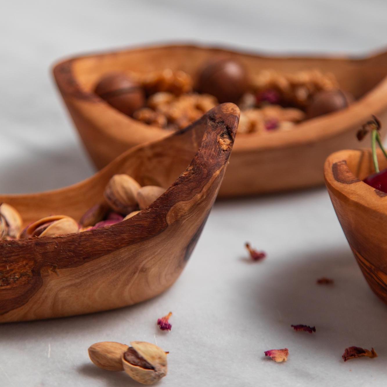 Set of 3 Olive Wood Nesting Boat Bowls –  Handmade  Rustic Canoe – Shaped Serving Dish – Natural Wood Serving Tray – Artisan Tableware Gift - Thumbnail 2
