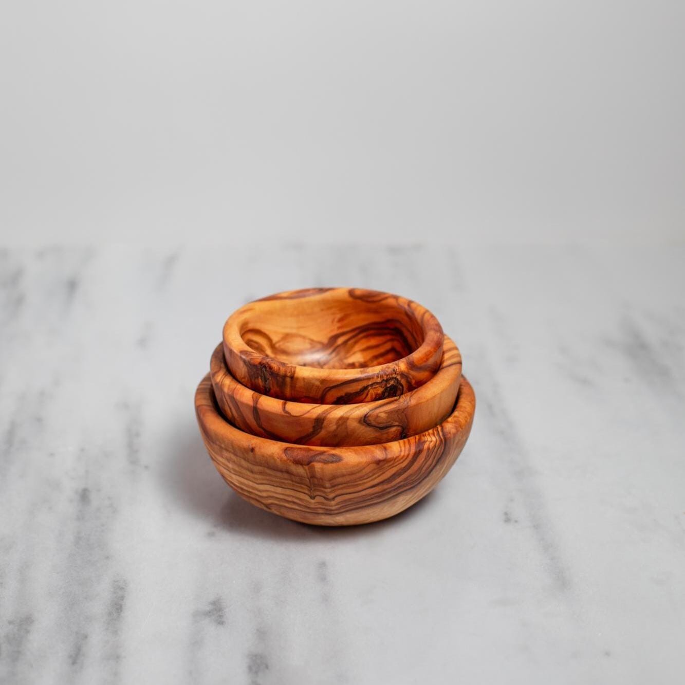 Handmade Olive Wood Salad Bowl - Rustic Serving Bowl for Salads, Fruits, and Kitchen Décor - Thumbnail 6