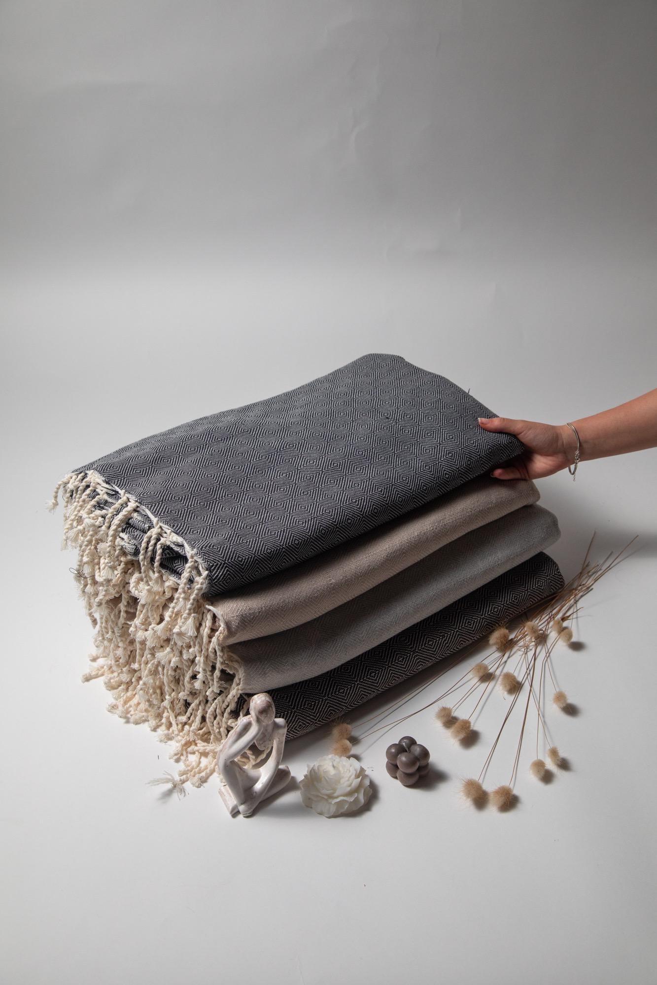 Handwoven Linen Throw: Natural Flax, Rustic Tunisian Decor - Thumbnail 5