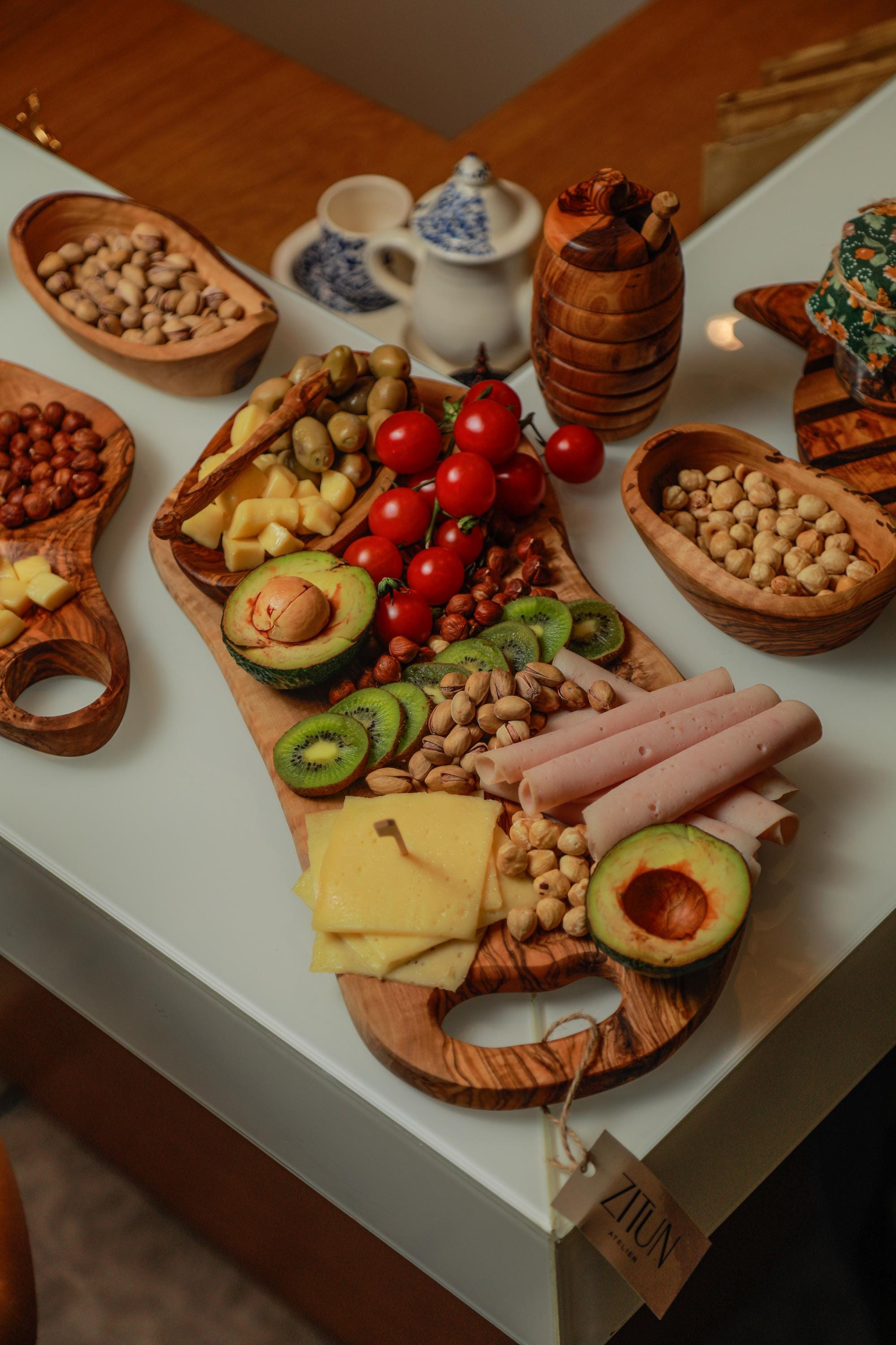 Luxury Olive Wood Charcuterie Board – Handcrafted Mediterranean Serving Board | Exclusive Cheese Platter, Designer Kitchen Gift