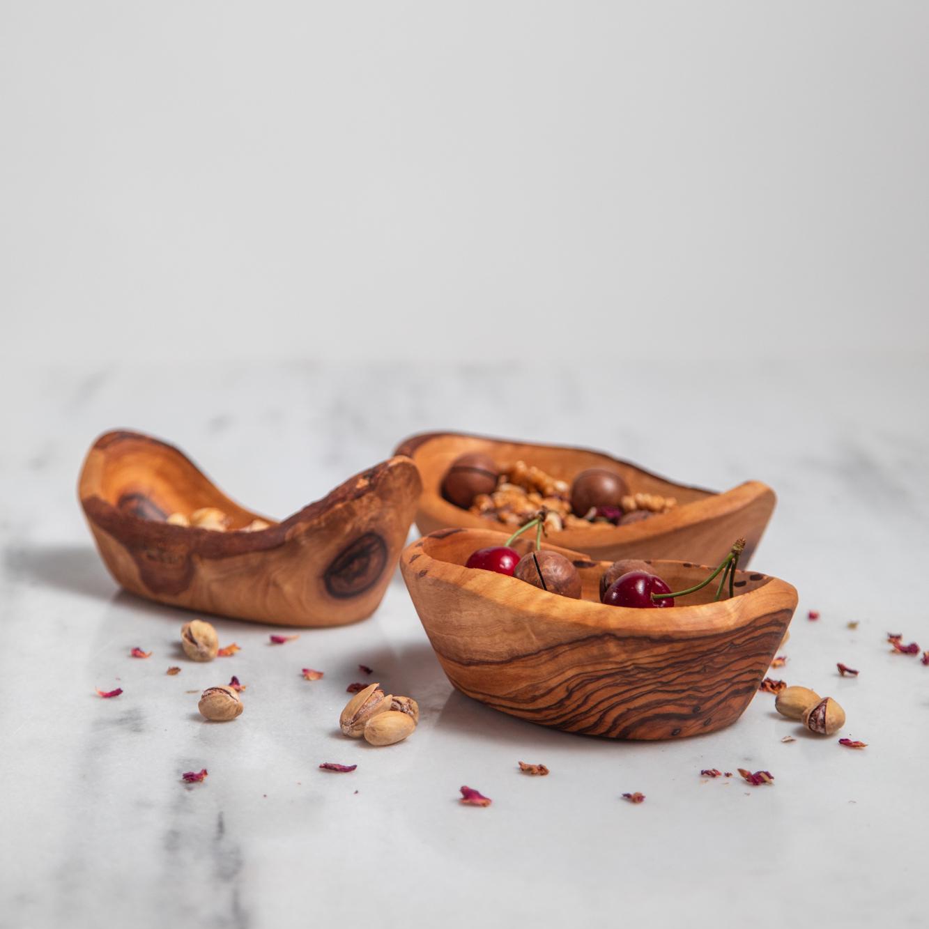 Set of 3 Olive Wood Nesting Boat Bowls –  Handmade  Rustic Canoe – Shaped Serving Dish – Natural Wood Serving Tray – Artisan Tableware Gift - Thumbnail 4