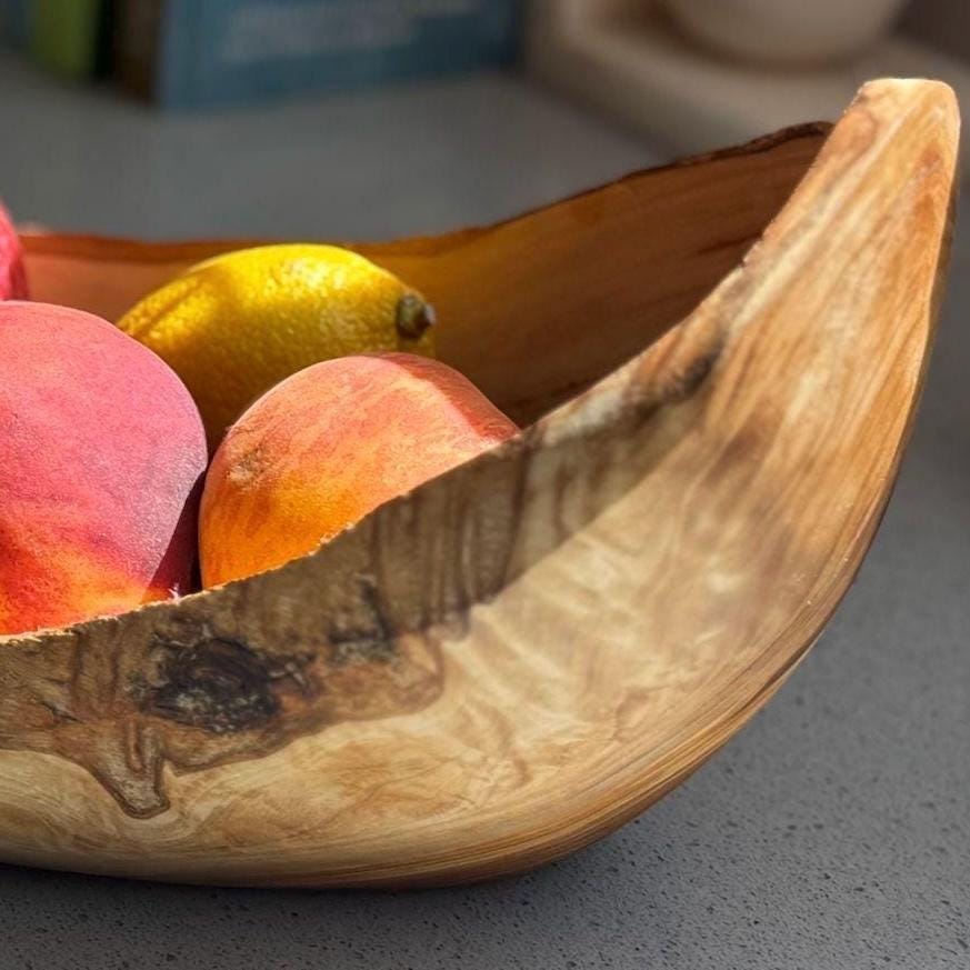 Handmade Olive Wood Bowl: Rustic Kitchen Centerpiece - Thumbnail 7