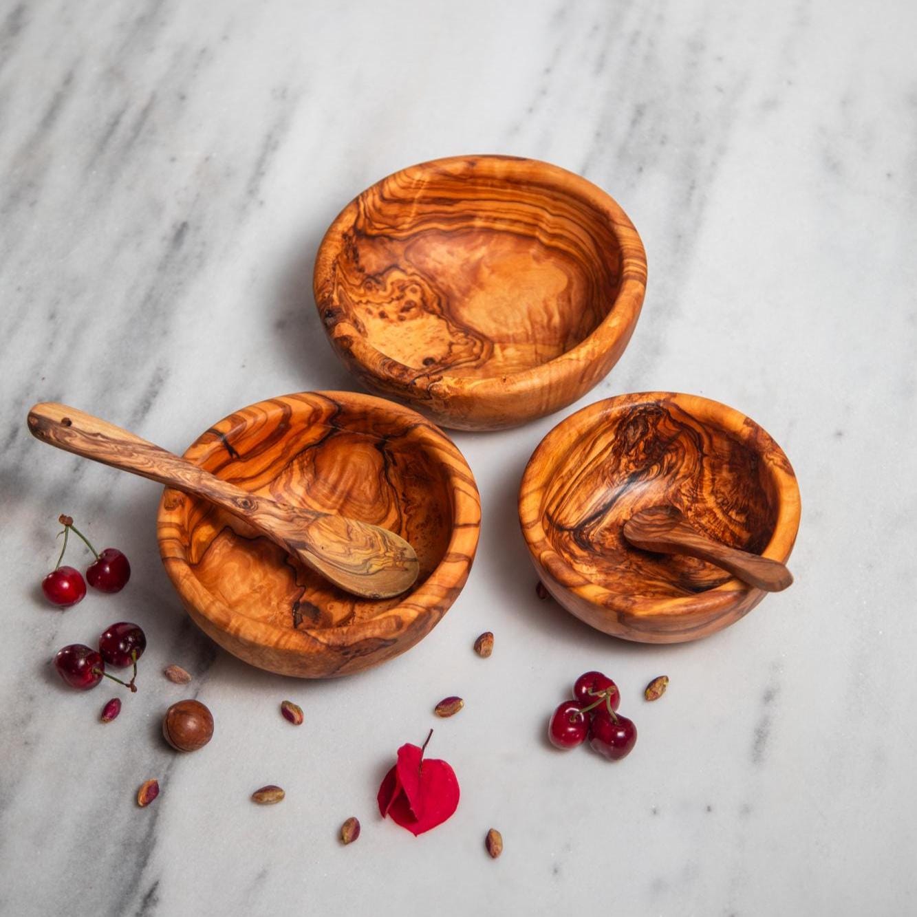 Handmade Olive Wood Salad Bowl - Rustic Serving Bowl for Salads, Fruits, and Kitchen Décor - Thumbnail 4