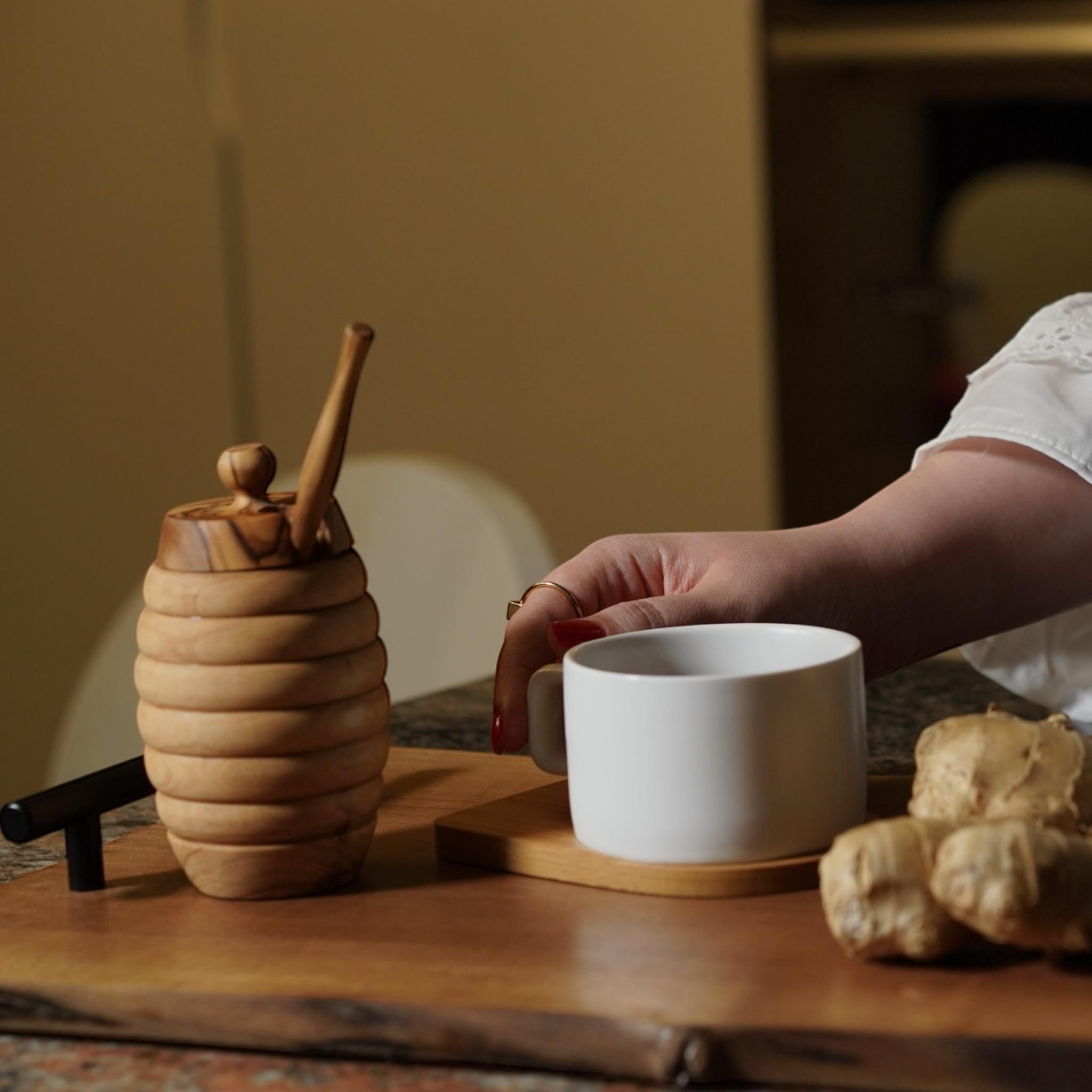Olive Wood Honey Jar – Handcrafted Artisan Pot for Table and Home - Thumbnail 4