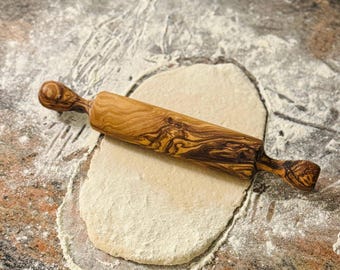 Handmade Olive Wood Rolling Pin - Mediterranean Baking Tool - Smooth Dough Roller for Pastry, Pizza & Cookies - Kitchen Gift for Bakers