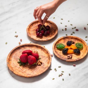 Set of 3 Olive Wood Plates – Handcrafted Snack & Serving Trays | Rustic Wooden Fruit and Dessert Plates, Natural Kitchenware