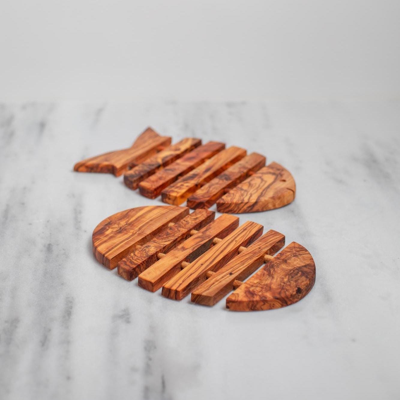 Handmade Olive Wood Charger Plate - Round - Rustic Wooden Sous-Assiette - Natural Table Setting Decor - Thumbnail 4