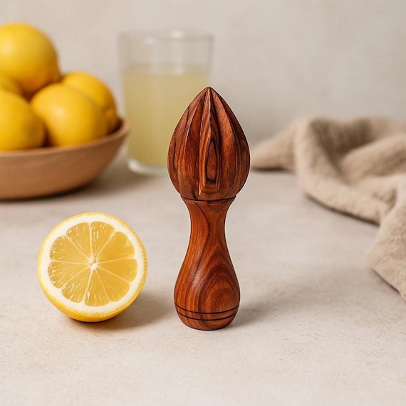Handmade Olive Wood Lemon Squeezer - Traditional Citrus Juicer Kitchen Tool - Lemon Juicer Fruit Squeezer - Modern Orange Juicer