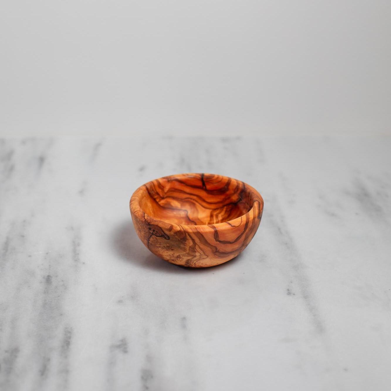 Handmade Olive Wood Salad Bowl - Rustic Serving Bowl for Salads, Fruits, and Kitchen Décor - Thumbnail 5
