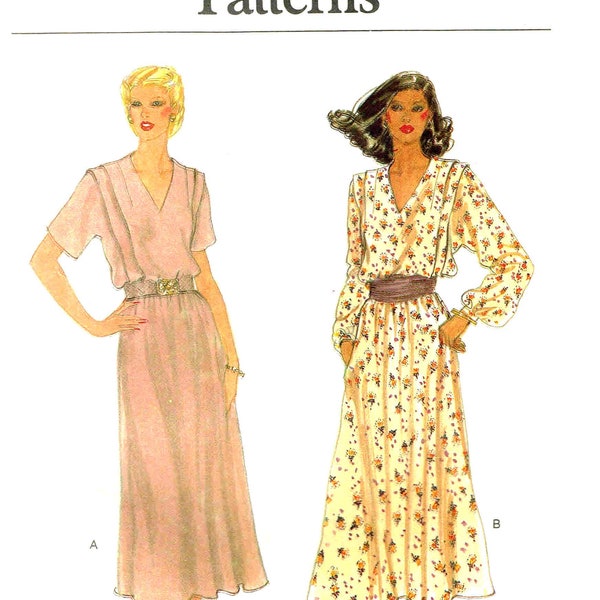 Sewing Pattern Loose Fitting Blouson Dress Vintage 1970s Vogue 7312 Bodice Front Gathered Waistline Size 8 Bust 31.5 Cut Complete