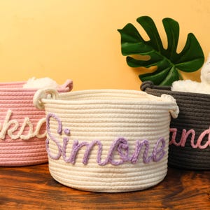 Personalisierter Baby-Dusche-Geschenk-Korb, Baby Namen Geschenk, Seil Baumwolle Baby Geschenk, KorbSpielzeug Korb, Weihnachtsgeschenk, Kinderzimmer Geschenk, Baby-Geschenk-Korb