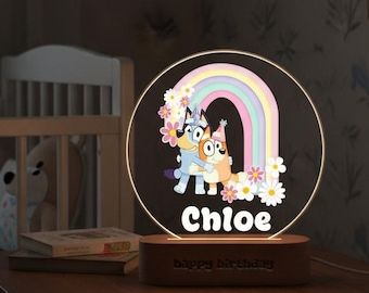 Aangepast Bluey-nachtlampje met naam, gepersonaliseerd Bluey LED-nachtlampje, Bluey schattige regenboogplaquette, 1e verjaardagscadeau voor kinderen, doopcadeaus