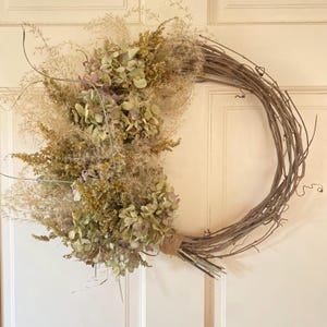 Couronne éternelle d&#39;hortensias et d&#39;herbes sauvages | Décoration de porte fleurs séchées | Art floral naturel rustique