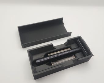 Henson Safety Razor Travel Case Storage Box: with Built-in Razor Stand