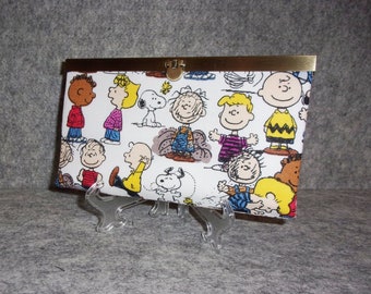 Woman's Wallet - Peanuts Gang - Clutch Wallet - Charlie Brown - Snoopy - Woodstock - Schroeder - Peppermint Patty - Pig Pen