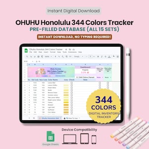 Può includere: Un tracker di inventario digitale per Ohuhu Honolulu 344 Colori, database precompilato. L'immagine mostra un tablet che visualizza un foglio di calcolo con nomi di colori e caselle di controllo. Include una penna e un set di pennarelli.