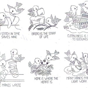 Puede incluir: Ilustración en blanco y negro de línea de arte de seis escenas diferentes con pájaros y refranes. Los refranes son: "Una puntada a tiempo ahorra nueve", "El pan es el sustento de la vida", "La limpieza está cerca de la piedad", "La prisa es mala consejera", "El hogar es donde está el corazón", y "Muchas manos hacen el trabajo ligero".