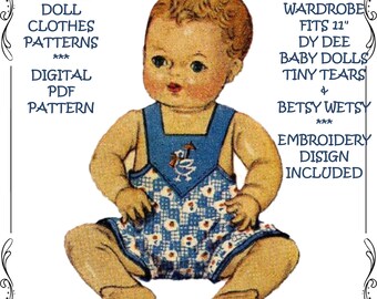 Puede incluir: Patrón de ropa de muñeca vintage para muñecas Dy Dee de 28 cm y Tiny Tears. El patrón incluye un mono de vichy azul y blanco con un diseño de bordado de pájaro. El patrón es una descarga digital PDF.