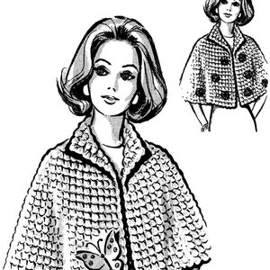 Könnte beinhalten: Eine Schwarzweiß-Zeichnung einer Frau, die ein gehäkeltes Capelet mit einem Schmetterlingsmuster trägt. Das Capelet hat einen Kragen und ist in einer strukturierten Masche gehäkelt. Der Text "SOFT CAPELLET" steht über dem Bild.