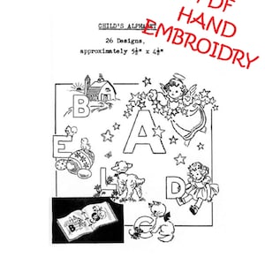 Peut inclure: Illustration en noir et blanc d'un alphabet pour enfants avec 26 motifs, chacun mesurant environ 14 cm sur 11,4 cm. Les lettres sont entourées de diverses illustrations, notamment une ferme, un ange, un agneau, un chat et une fille.