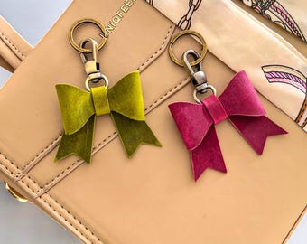 Mini Crazy Horse Leather Bow Keychain – Personalized Purse Charm, Handmade Bag Accessory, Gift for Her