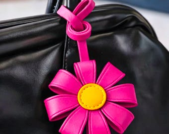 Daisy Flower Bag Charm – 100% Handmade Real Leather Purse Charm – Leather Keychain – Floral Handbag Accessory