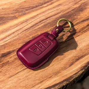 SKODA -  Superb Octavia Karoq Kodiaq Leather Key Fob Case Holder, Key Fob Cover Protector, Personalized Handmade Leather Keychain