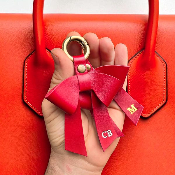 Nappaleder Schleife Schlüsselanhänger - Handgefertigter Taschenanhänger, personalisiertes Geschenk für Sie, Droopy Style Leder Accessoire