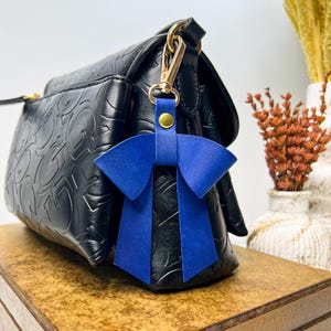 Crazy Horse Leather Bow Keychain – Personalized Droopy Style Keyring, Handmade Purse Charm Gift for Her Crazy Blue