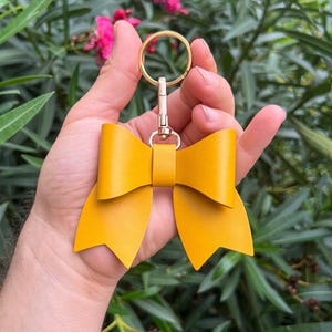 Butterfly Style Nappa Leather Bow Keychain – Personalized Bag Charm, Handmade Gift for Her, Custom Purse Accessory