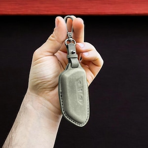 New SKODA - Superb Octavia Karoq Kodiaq Leather Key Fob Case Holder - Key Fob Cover Protector-Personalized Handmade Leather Keychain
