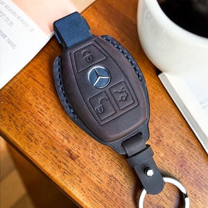 Leren sleutelhoes Mercedes Benz AMG S/E/C 63 – gepersonaliseerde sleutelhangerhoes – handgemaakte autosleutelhouder
