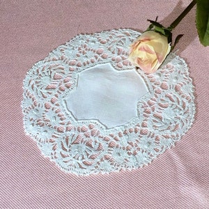 Antique Linen Round Doily with a Lace Edge
