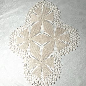 Vintage Off White Crochet Dresser Scarf Doily