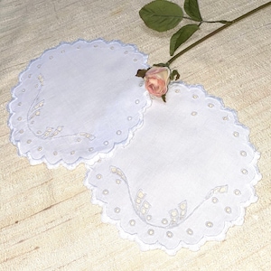Antique Round Doily Made of Linen with Hand Embroidery 7 Inches