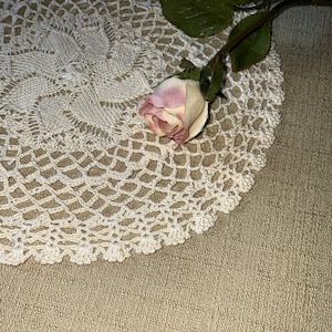 Vintage Round Beige Crochet Dresser Scarf Doily