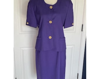 Vintage Oleg Cassini paars rokpak met gouden accentknopen, maat Medium