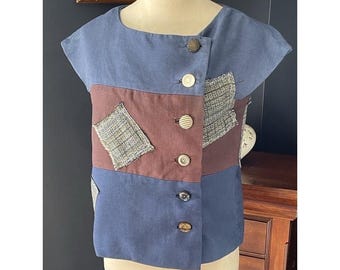 Blusa vintage NanTucket Naturals com painéis coloridos e fechamento transpassado, tamanho médio, década de 1960 (?).