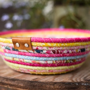 Handmade Rope Bowl Fabric Rope Basket Raw Edge Fabric Rope Bowl Gift for Her BOHO Room Decor