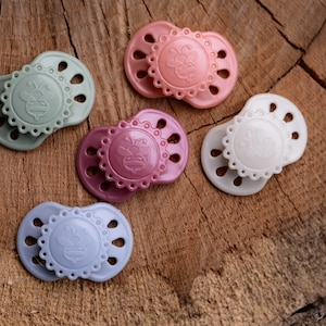 Honeybug Vintage Sweetdreams Preemie Pacifier - Magnetic Doll Pacifier - Magnetized Pacifier