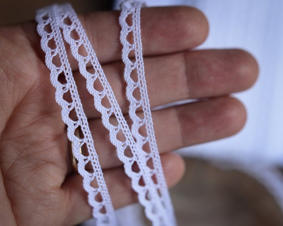 Vtg 100 % Cotton Narrow Jacquard Lace Trim Edging Small Doll Size 