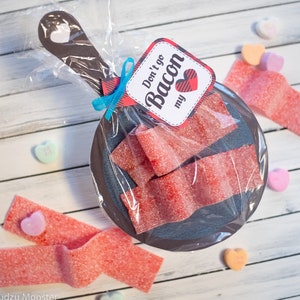 Bacon Valentine Funny Frying Pan Imprimible Descarga instantánea Inserto de bolsa de golosinas para cinturones gomosos Serpentinas agrias Regalo único fácil del día de San Valentín