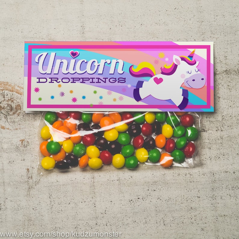 Реклама скитлс с жирафом. Фотозона единорог своими руками дома. Skittles реклама жираф. Скитлс собака. Пуки кануки для девочек.