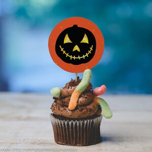 SOFORTIGER DOWNLOAD Halloween Cupcake Topper print zu Hause mehrfarbige Kürbisse Jackolantern Gesichter