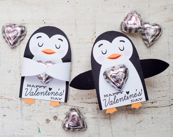 Printable cute penguin Candy or gift Hugger valentines animals hug individual candy valentine card cute Valentine&#39;s day chocolate holders