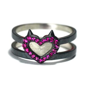 EXCLUSIVE Clove Heart Ring - Sterling Silver 950 Valorant Jewelry, Unique Gaming Accessory for Cosplayers & Collectors