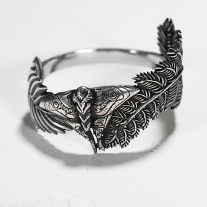 HALLOWEEN-cadeau - Ellie Tattoo van TLOU-ring – Moth & Fern sterlingzilveren sieraden geïnspireerd door The Last of Us Part II, cadeau voor Tlou-fans