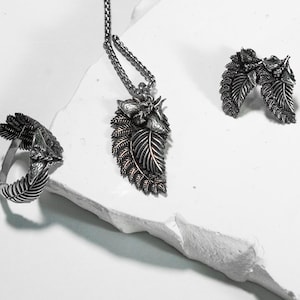 EXCLUSIEVE Ellie Tattoo-sieradencollectie – Moth & Fern sterlingzilveren sieraden geïnspireerd door The Last of Us Part II, TLOU 2 cadeau voor gamers