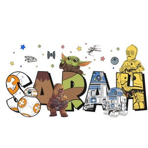 Pode incluir: Ilustração colorida do nome "SARAH" com personagens de Star Wars. Apresenta BB-8, Chewbacca, Grogu, R2-D2 e C-3PO. As letras são de várias cores, com ícones temáticos de Star Wars espalhados.